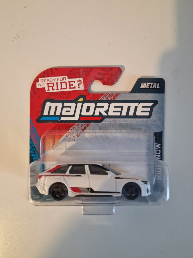 Majorette Audi RS6 Avant (VIRHEPAINOS Chargerin kortilla!!!)