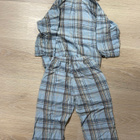 Poikien ruudullinen  pyjama oloasu koossa 98/104 - pikkukuva 2