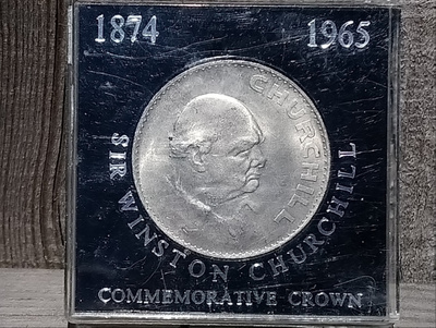 Sir Winston Churchill 1874 - 1965. Hyväkuntoinen kolikko.