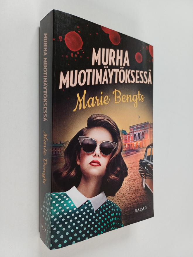 Marie Bengts : Murha muotinäytöksessä