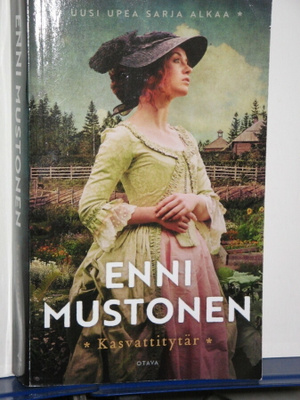 Enni Mustonen : Kasvattitytär