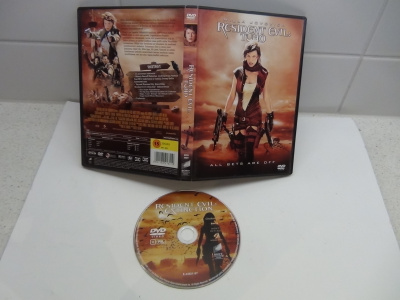 MILLA JOVOVICH, RESIDENT EVIL : TUHO