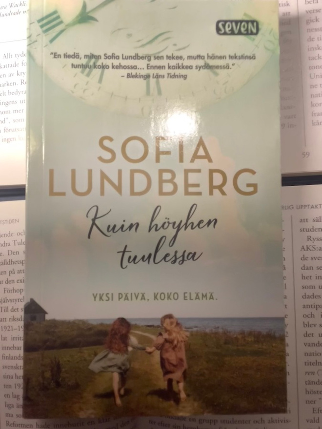 Sofia Lundberg - Kuin höyhen tuulessa (pokkari)