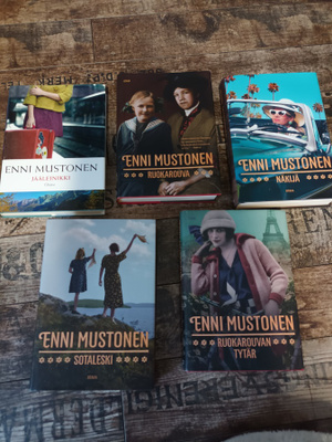 Enni Mustosen romaaneja 5 kpl