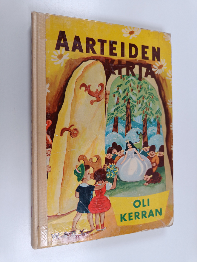 Annie ym. (toim.) Löfstedt : Aarteiden kirja 3 : Oli kerran