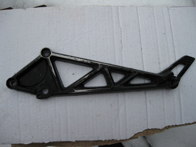 Kawasaki AR125 jalkatapinkiinnike