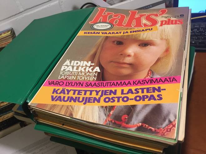 KAKS PLUS LEHTIÄ 1975 JA 1978 KANSIOSSA HYVÄ