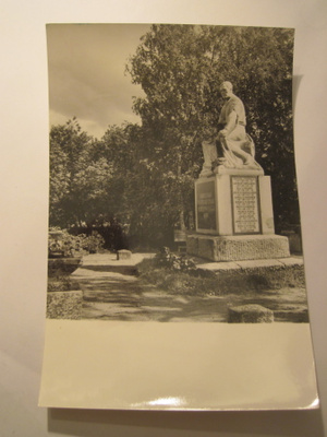 VANHA Valokuva  Rovaniemi Sankaripatsas 1940-luku 18x12cm