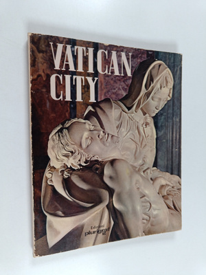 Loretta Santini : Vatican City
