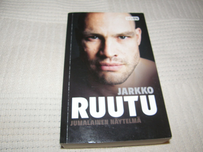 Tuomas Nyholm - Jarkko Ruutu Jumalainen näytelmä -pok