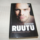 Tuomas Nyholm - Jarkko Ruutu Jumalainen näytelmä -pok - pikkukuva 1
