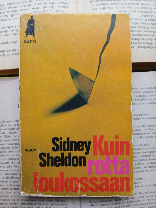 Sidney Sheldon - Kuin rotta loukossaan (pokkari)