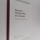 Andras Racz : Russia's Hybrid War in Ukraine : Breaking t... - pikkukuva 1
