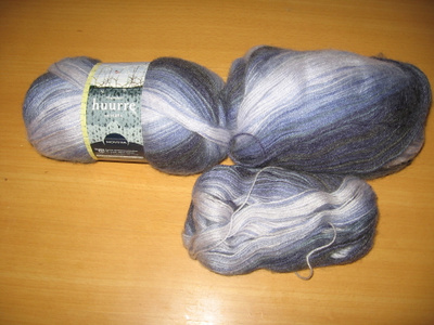 220g sinistä Huurre-lankaa