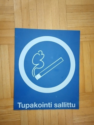 Tupakointi sallittu (muovikyltti)