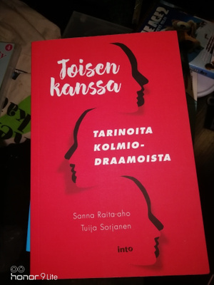 Raita-aho/ sorjanen toisen kanssa tarinoita kolmiodraamoista