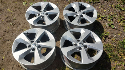 Nissan 17" alumiinivanteet
