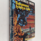 Victoria Holt : Tuhannen lyhdyn talo - pikkukuva 1