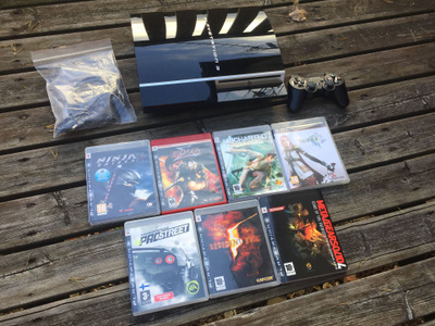 PlayStation 3 40GB + 7 peliä
