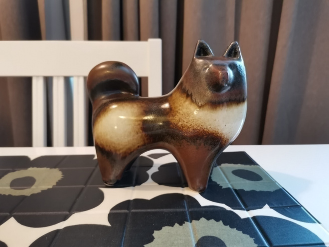 Arabia Koira Figuuri, Design by Taisto Kaasinen