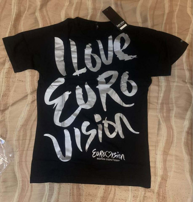I love Eurovision t-paita, musta hopeisella tekstillä