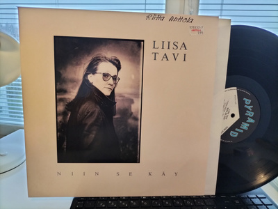 LIISA TAVI, Niin se käy, LP -86 HIENO KUNTO !!