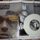 Pertti Kurikan Nimipäivät / Karanteeni 7" EP + RINTAMERKKI - pikkukuva 3