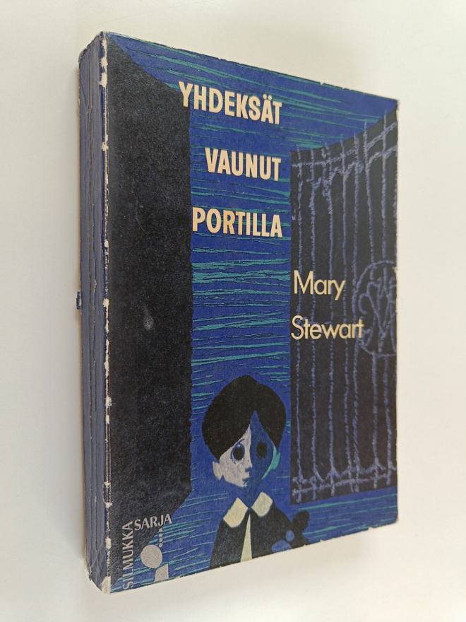 Mary Stewart : Yhdeksät vaunut portilla