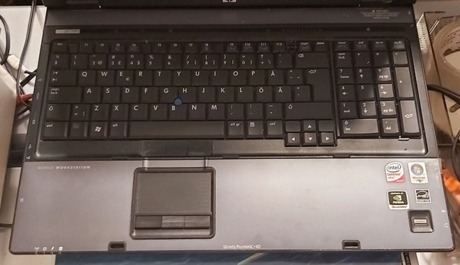HP Compaq 8710W, käyttöön, varaosiksi.
