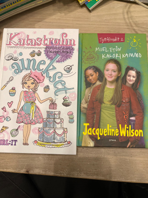 Suuri nuorten tyttöjen kirjasetti (7 kpl) Disney ym