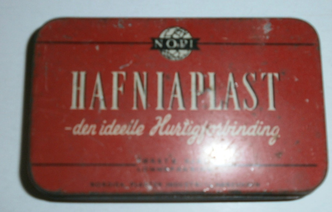 Vanha peltirasia Hafniaplast-laastarit