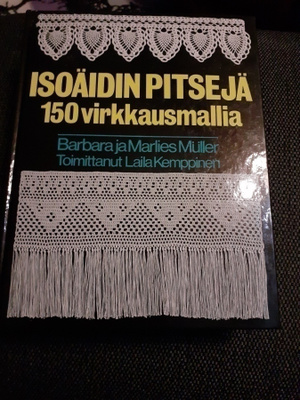 Isoäidin pitsejä 150 virkkausmallia