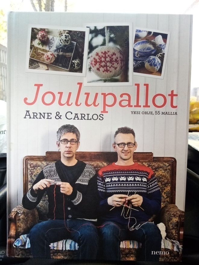 ARNE &. CARLOS. : JOULUPALLOT ( SIS POSTIKULU)