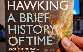Stephen Hawking Brief History of time pokkari englanti