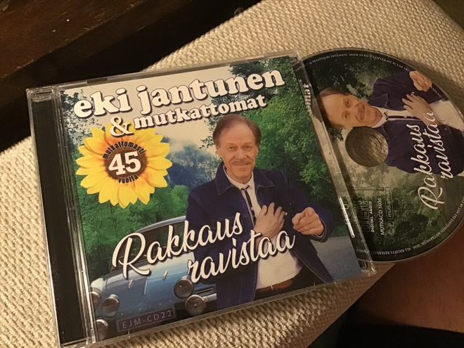 Eki Jantunen & Mutkattomat . Rakkaus ravistaa CD