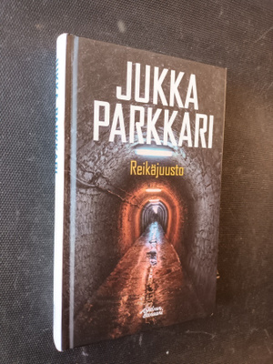 Jukka Parkkari: Reikäjuusto