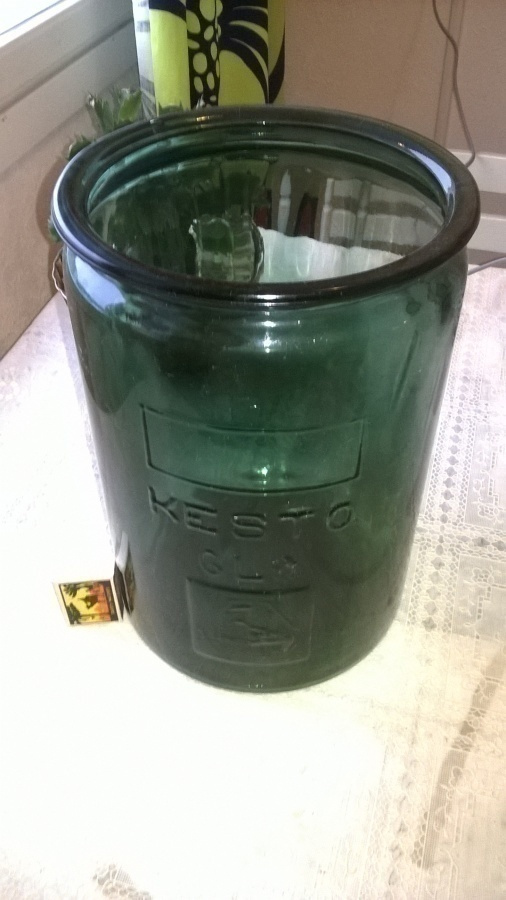 kesto 6ltr iso purkki -tummanvihreä... priimakunto.