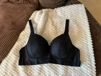 Mustat rintaliivit koko 90B