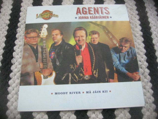 Agents & Jorma Kääriäinen - Moody River (cds)