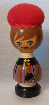 Vintage puinen ' neulatyynynukke '! 1.