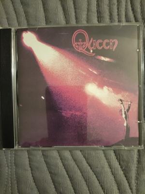 Queen: s/t