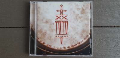 CD: Toto XX 1977-1997 (1998)