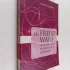 Lavinia Gomez : The Freud wars : an introduction to the p... - pikkukuva 1