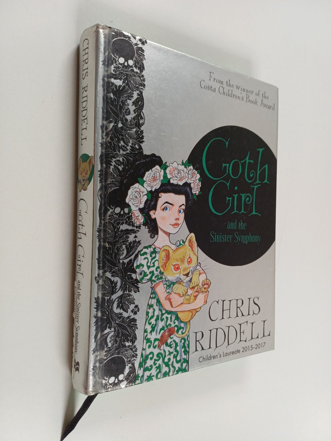 Chris Riddell : Goth girl and the sinister symphony