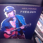 LP Neil Young : Freedom ( SIS POSTIKULU ) - pikkukuva 1