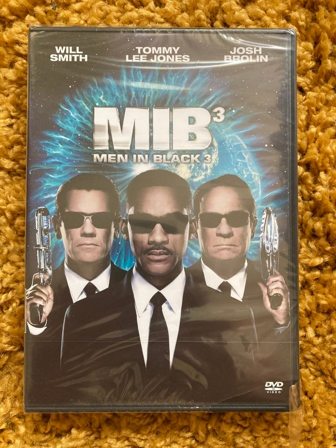 Men In Black III DVD uusi muoveissa