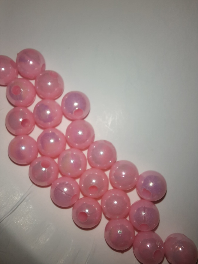 23 kpl kirkas vaaleanpunainen helmi 8mm