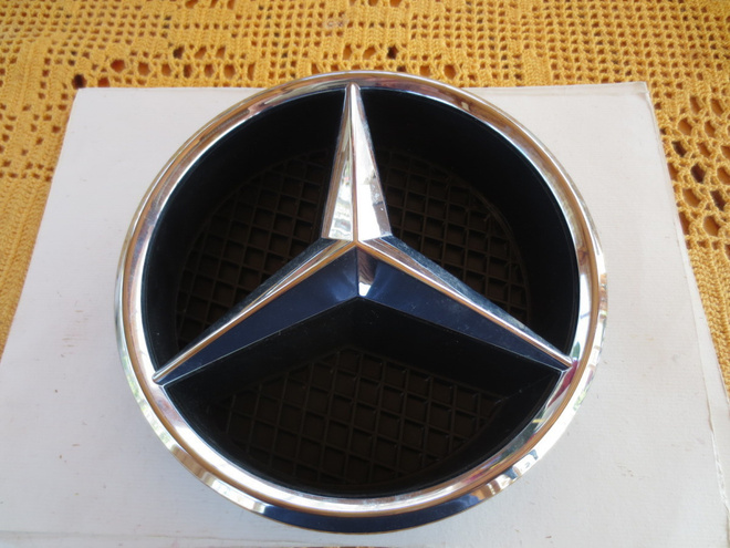 Mercedes Benz, Etumaski Merkki