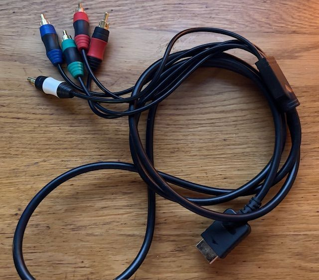 PS2 komponenttikaapeli