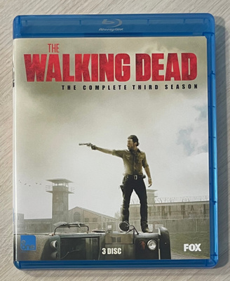 WALKING DEAD: Kausi 3 (2012-2013) uusi ja muoveissa